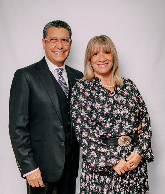 Pst. Guillermo y Gisella López